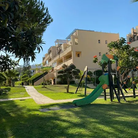 דירה Ground Floor Apartment- 2 Bedrooms - 450 Meters From The *