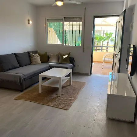 Ground Floor Apartment- 2 Bedrooms - 450 Meters From The דירה
